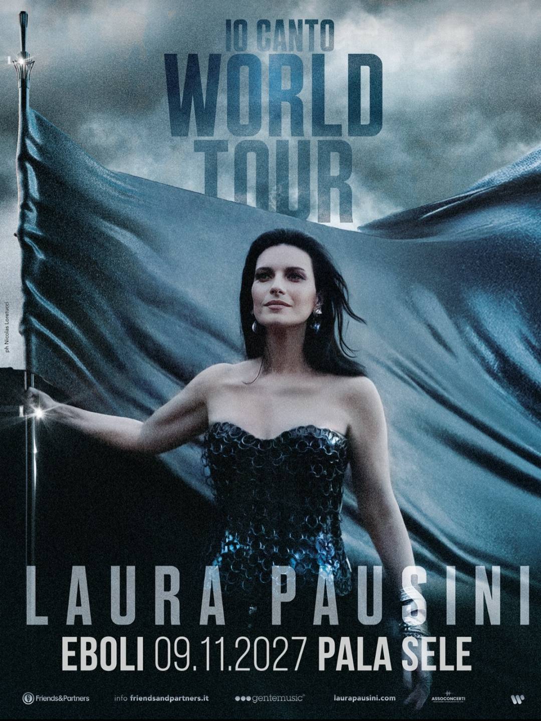 BUS LAURA PAUSINI AT PALASELE - EBOLI